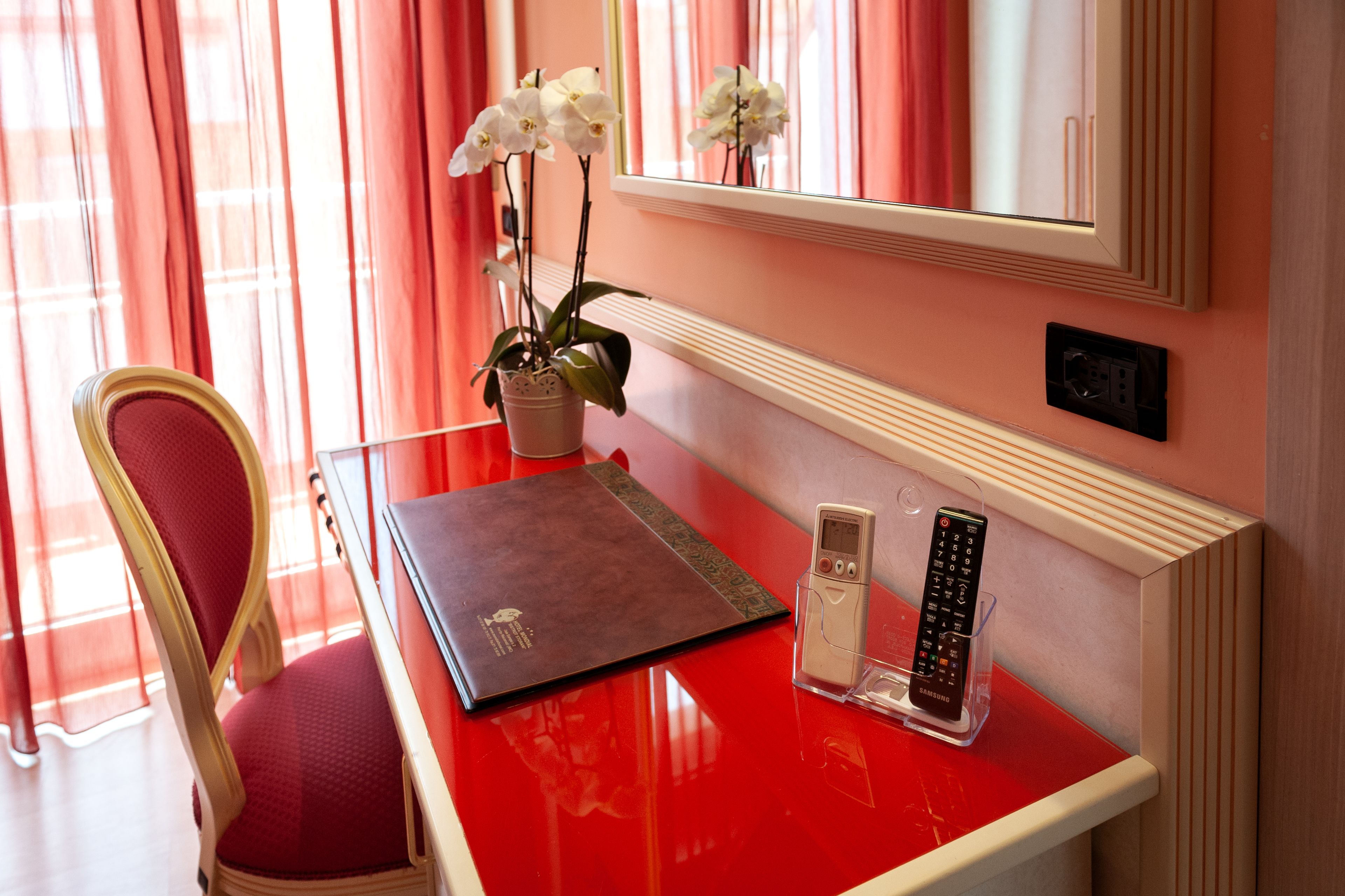 single room | select comfort beds, minibar, in-room safe, desk