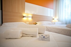 Habitación triple estándar | Escritorio, insonorización y wifi gratis 