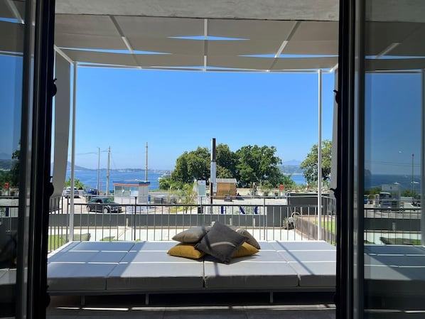 Minibar, Schreibtisch, laptopgeeigneter Arbeitsplatz