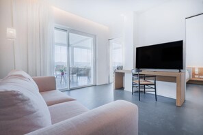 Suite | Minibar, safe på rommet, skrivebord og wi-fi (inkludert)