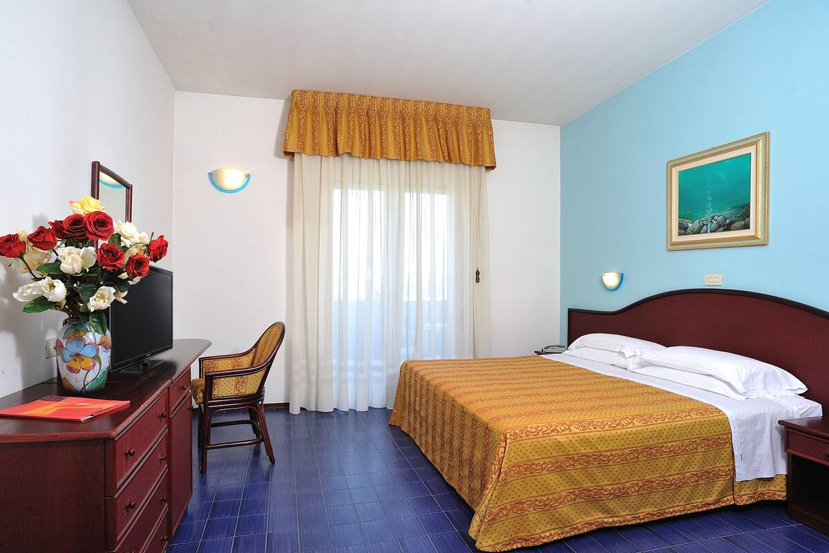 Minibar, in-room safe, desk, soundproofing