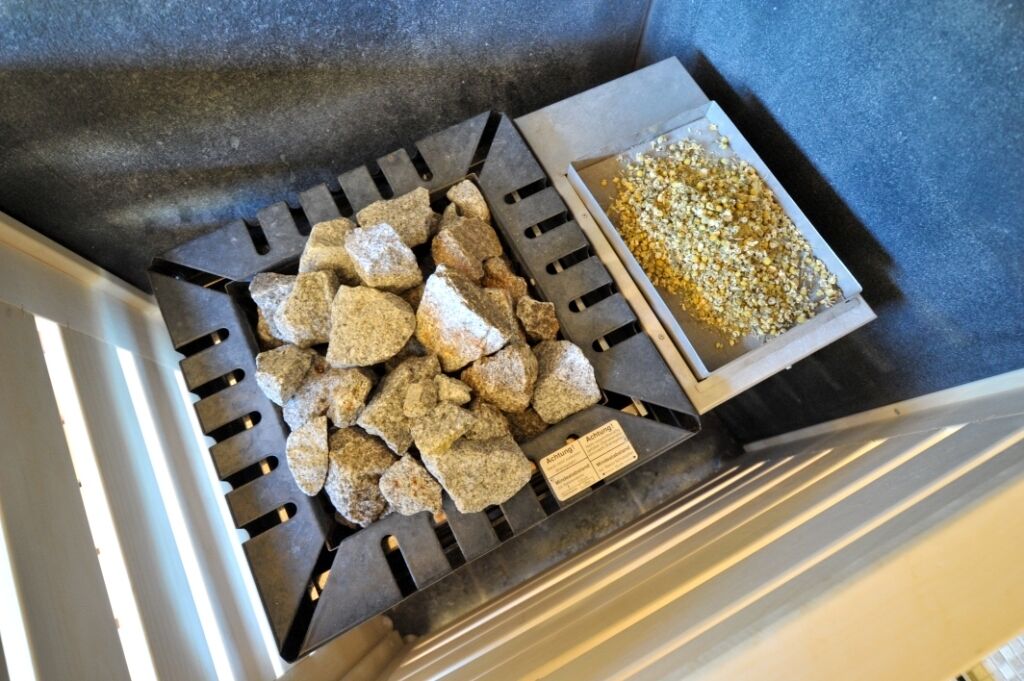 couples treatment room(s), sauna, hot tub, steam room