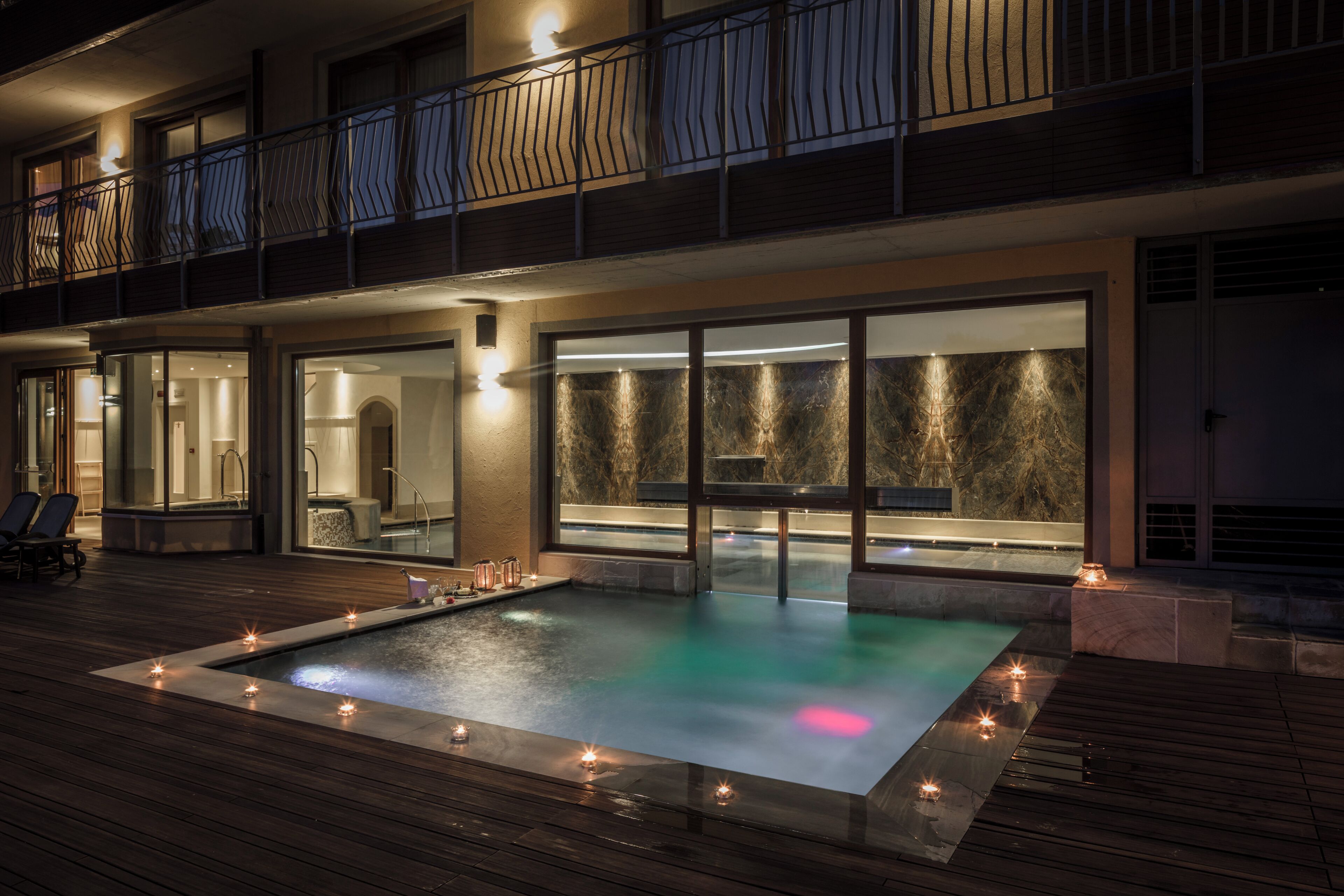 Parihoitohuone(ita), sauna, poreallas, höyrysauna, turkkilainen sauna