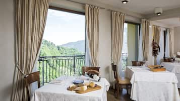 2 restaurants, breakfast, lunch, dinner served; local cuisine