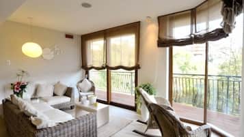 Couples treatment rooms, sauna, hot tub, steam room, Turkish bath