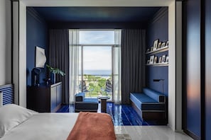 Junior Suite | Minibar, in-room safe, desk, soundproofing - Grand Hotel Flora (Sorrento)