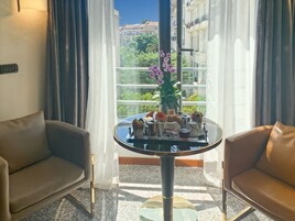 TV 28 polegadas com canais a cabo