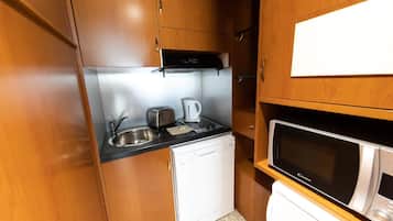 Kühlschrank, Mikrowelle, Geschirrspüler