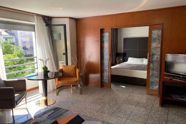 Premium bedding, Select Comfort beds, in-room safe, soundproofing - Goldstar Appartements Nice (Nice)