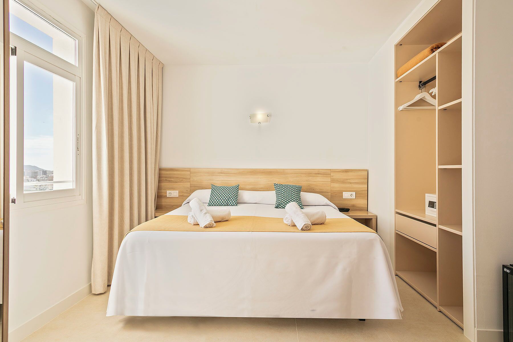 Double Room, 1 Queen Bed