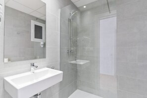 Ensemble douche/baignoire, baignoire relaxante profonde