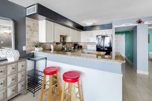 Apartment, 3 Schlafzimmer (Oceanfront) | Eigene Küche | Mikrowelle, Wasserkocher mit Kaffee-/Teezubehör