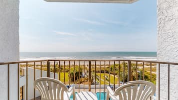 公寓客房, 1 間臥室 (2 Double beds, Oceanfront) | 露台/庭院
