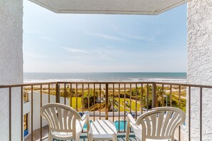 Apartment, 1 Schlafzimmer (2 Double beds, Oceanfront) | Terrasse/Patio