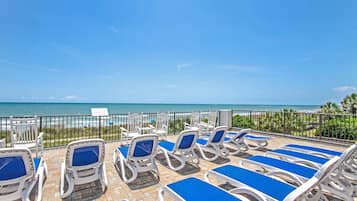 Sun deck