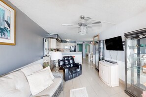 Condo, 3 Bedrooms (Oceanfront) | Living area