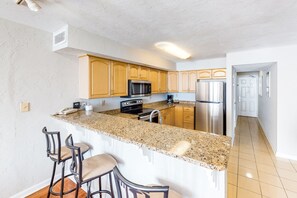 Condo, 2 Bedrooms (Oceanfront) | Private kitchen