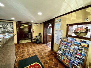 Trung tâm hành chính, văn phòng