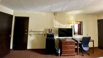 Room, 1 King Bed, Accessible, Non Smoking (Mobility Accessible) | Desk, laptop workspace, free cribs/infant beds, rollaway beds