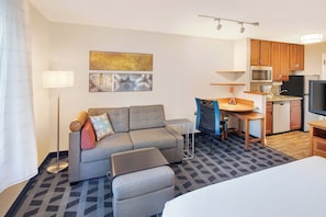 Desk, blackout curtains, iron/ironing board, free cots/infant beds - TownePlace Suites by Marriott Bentonville Rogers (Bentonville)