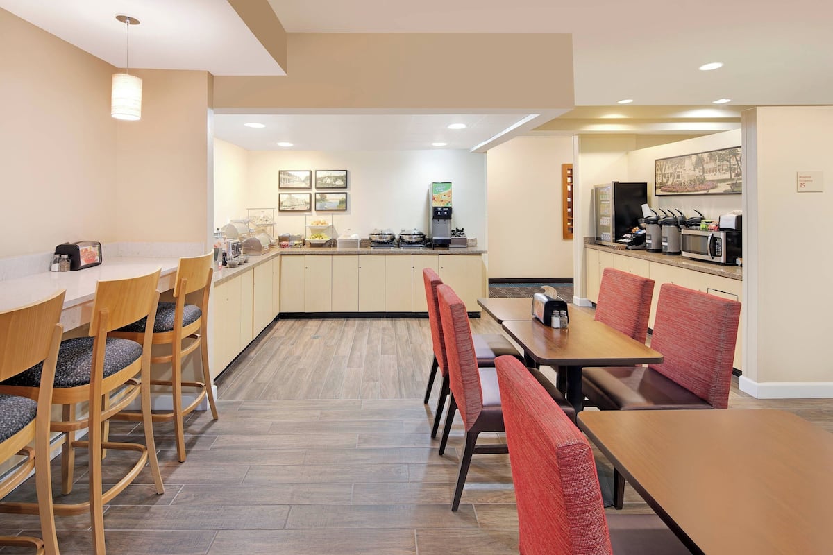 free daily continental breakfast