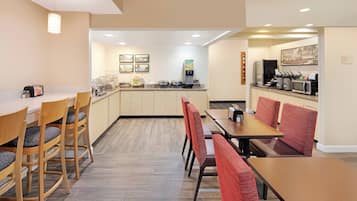 Free daily continental breakfast