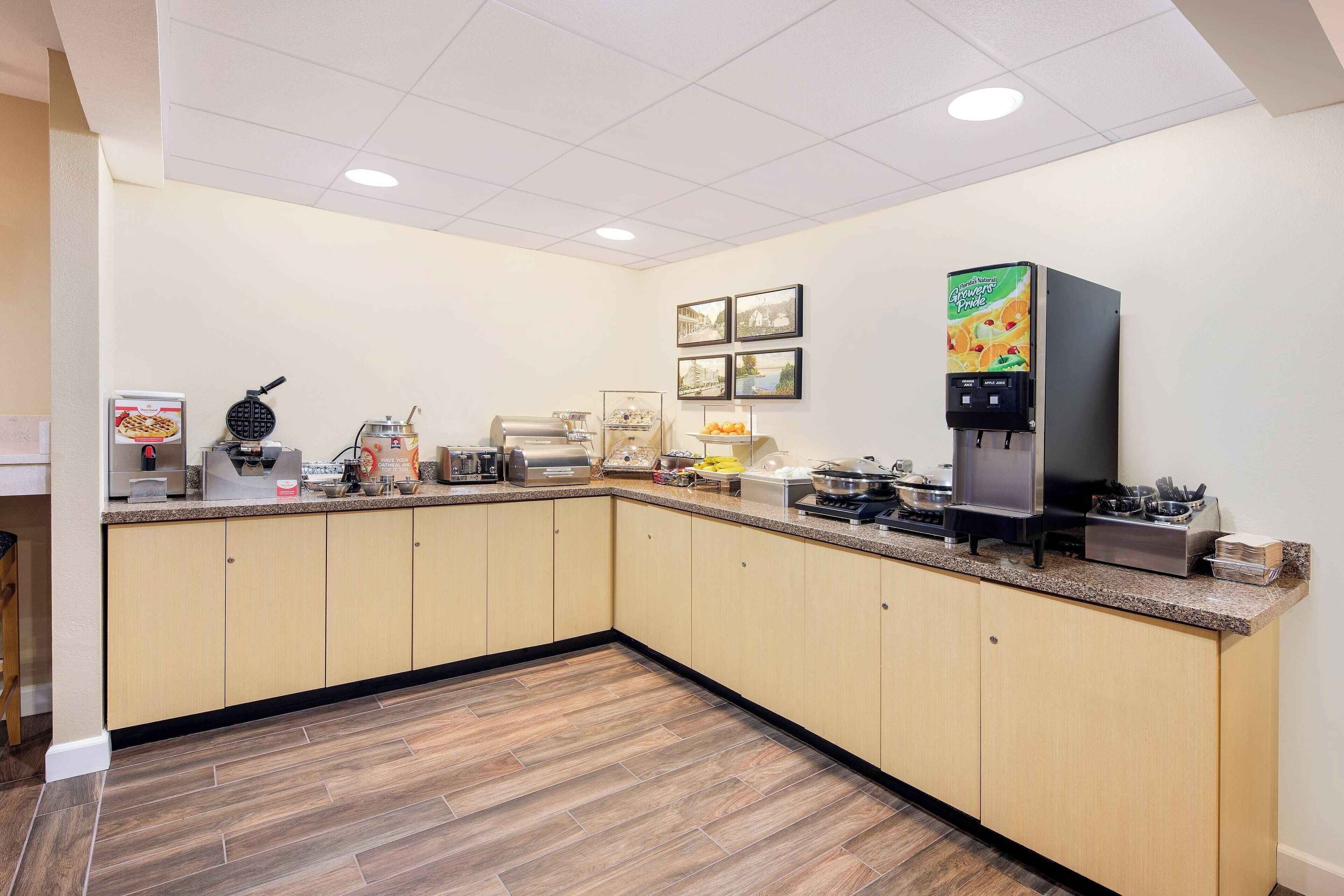 free daily continental breakfast