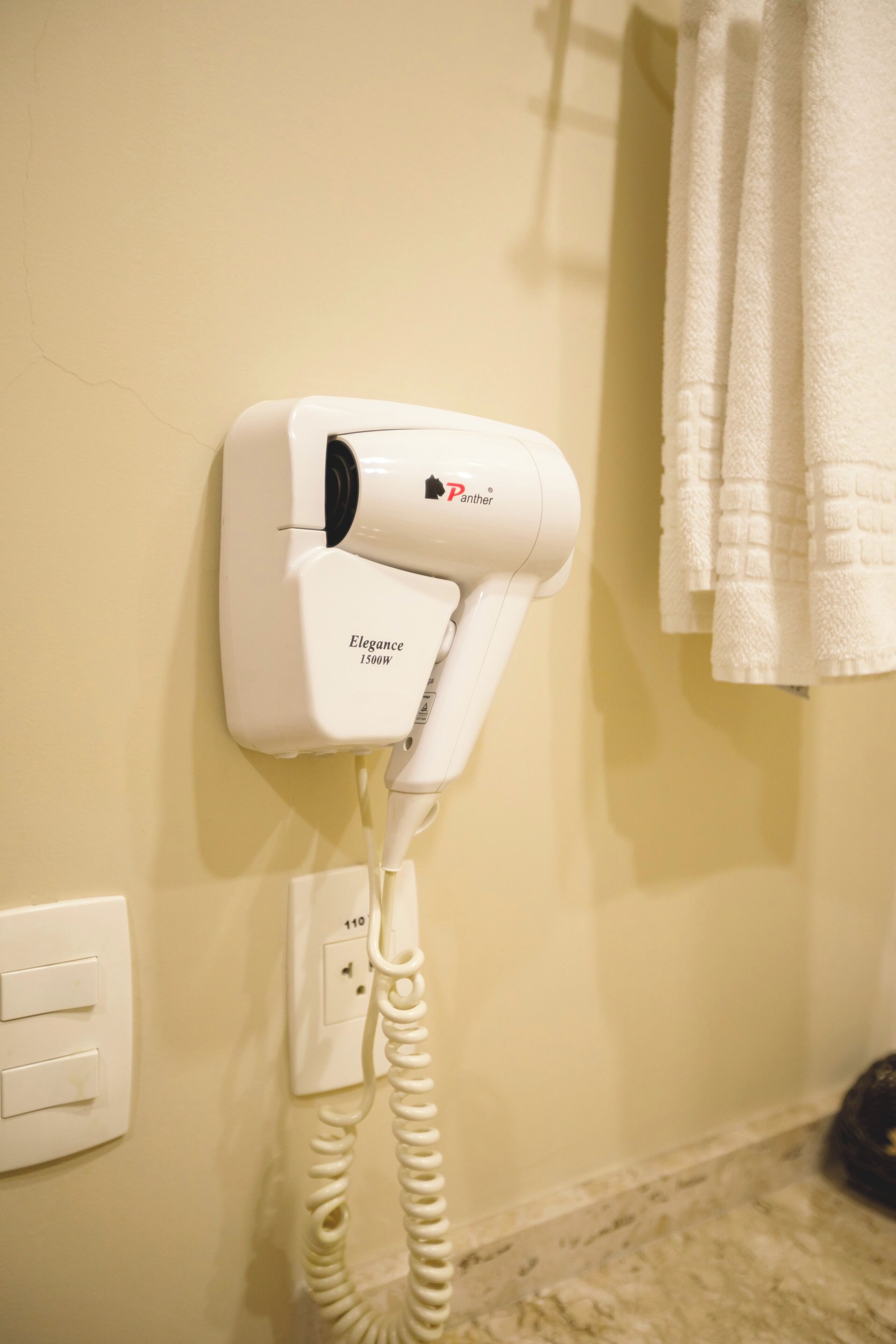 shower, rainfall showerhead, free toiletries, hair dryer