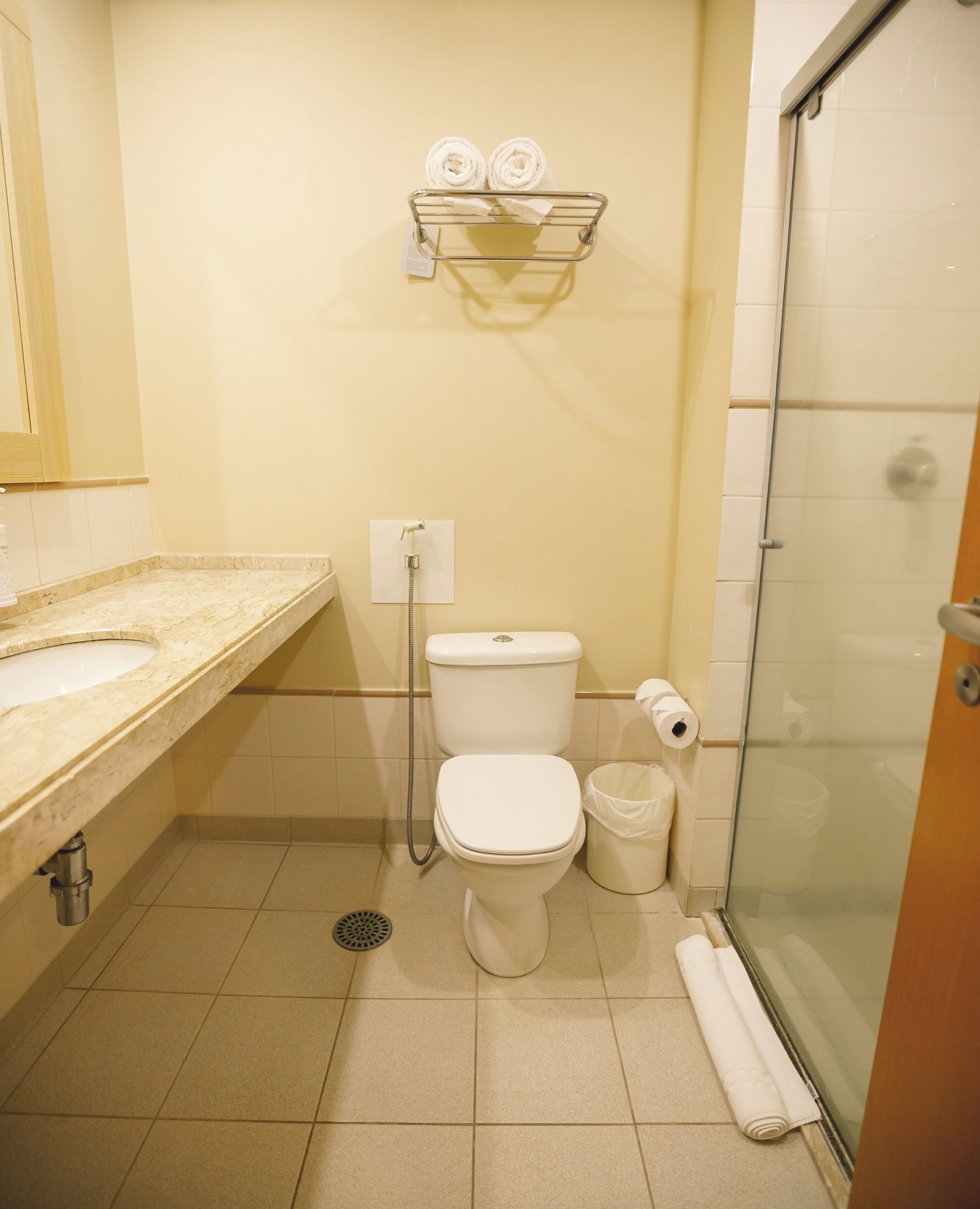 shower, rainfall showerhead, free toiletries, hair dryer