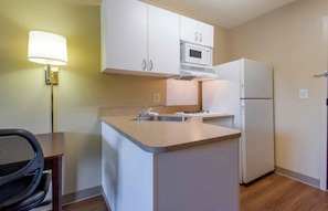 Studio, 1 queensize bed, niet-roken | Een bureau, een strijkplank/strijkijzer, gratis wifi, beddengoed