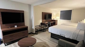 Desk, laptop workspace, iron/ironing board, free WiFi