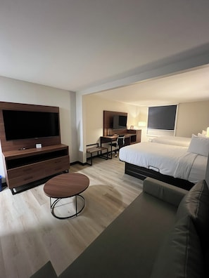 Desk, laptop workspace, iron/ironing board, free WiFi