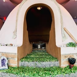 Couples treatment rooms, sauna, body treatments, aromatherapy