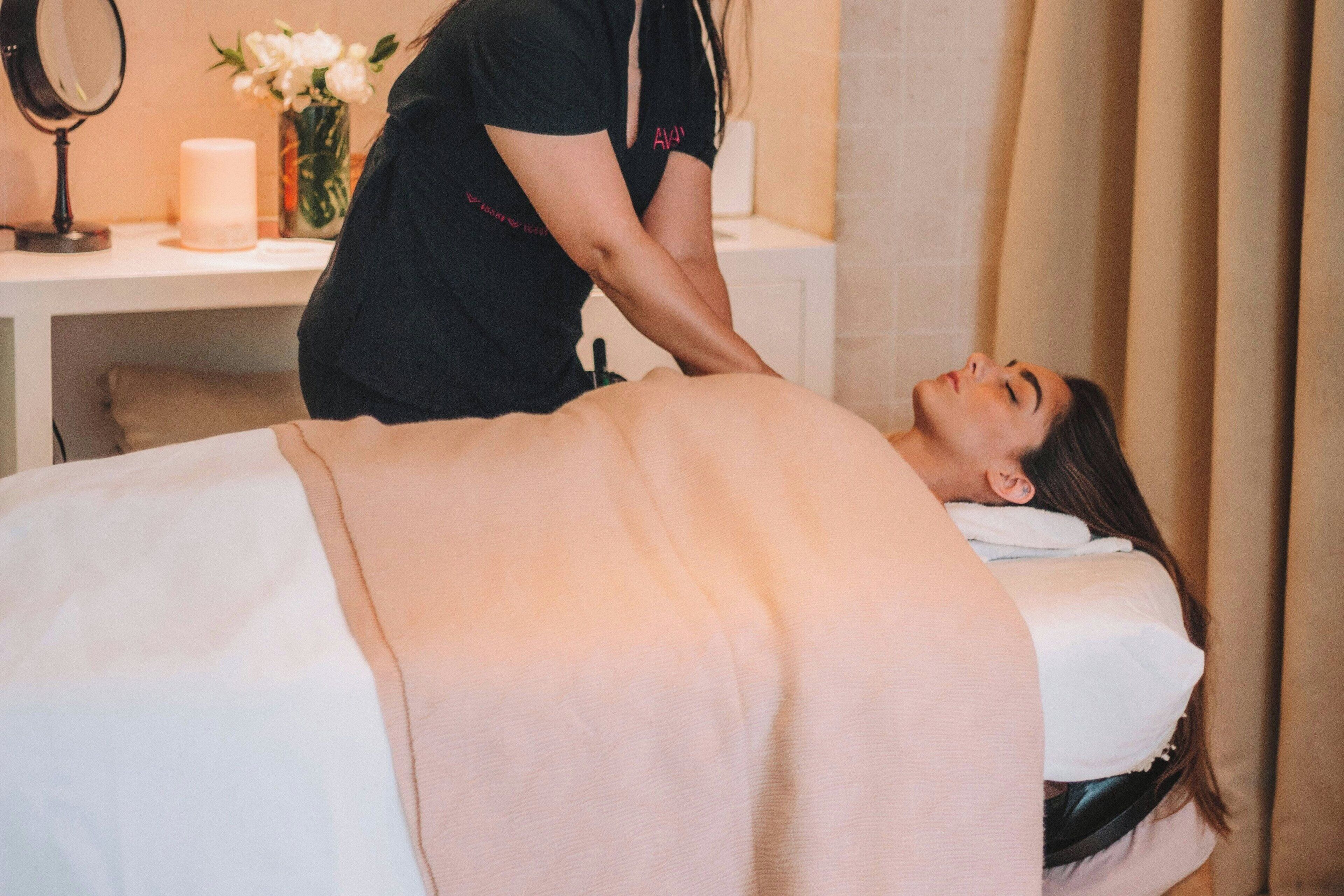 Couples treatment rooms, sauna, body treatments, aromatherapy