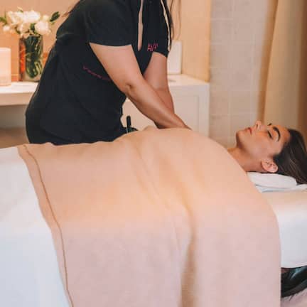 Couples treatment rooms, sauna, body treatments, aromatherapy