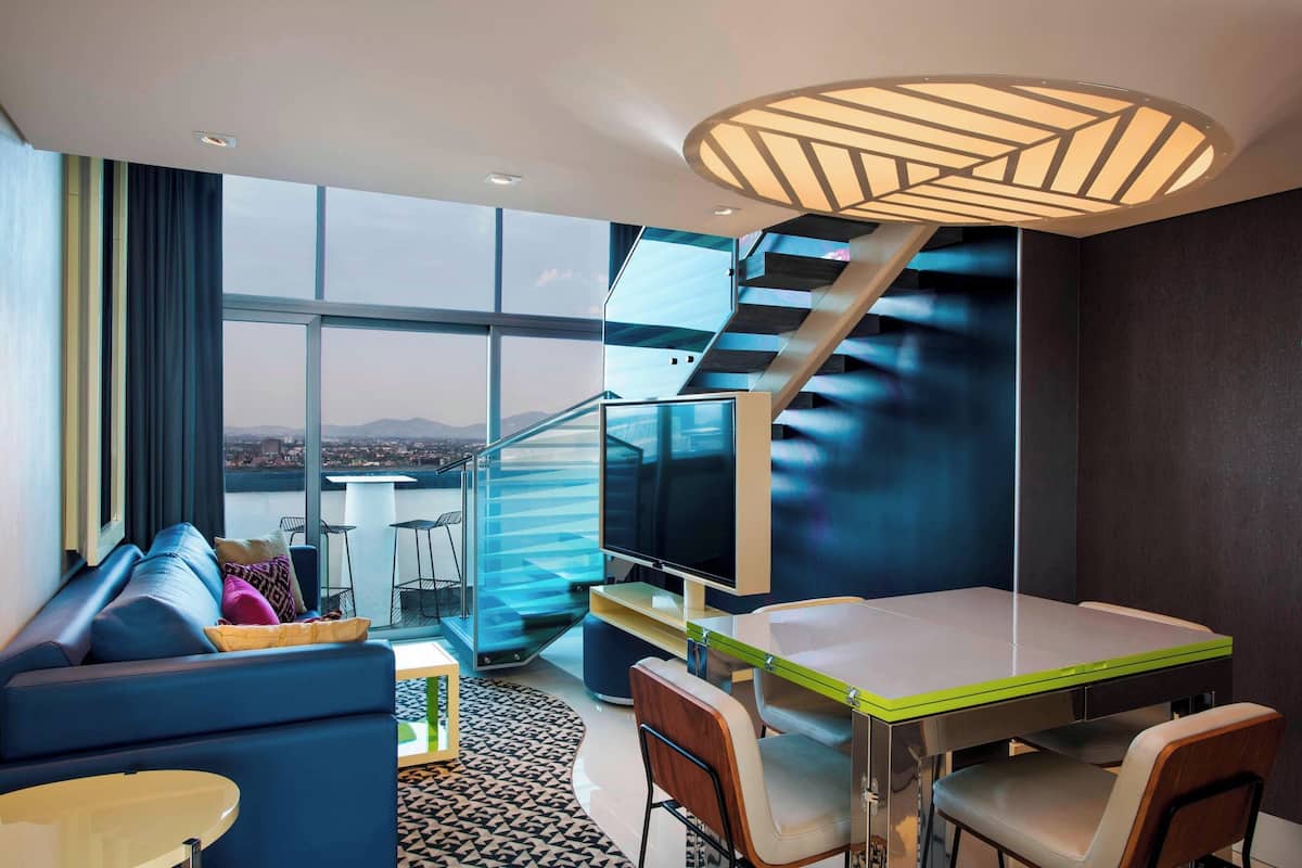 Penthouse, 1 trÚs grand lit et 1 canapé-lit, balcon, vue ville