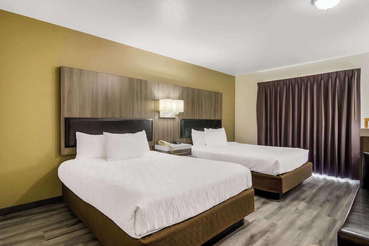 Desk, blackout drapes, iron/ironing board, free WiFi