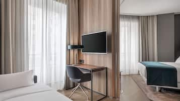 Een minibar, een kluis op de kamer, geluiddichte muren