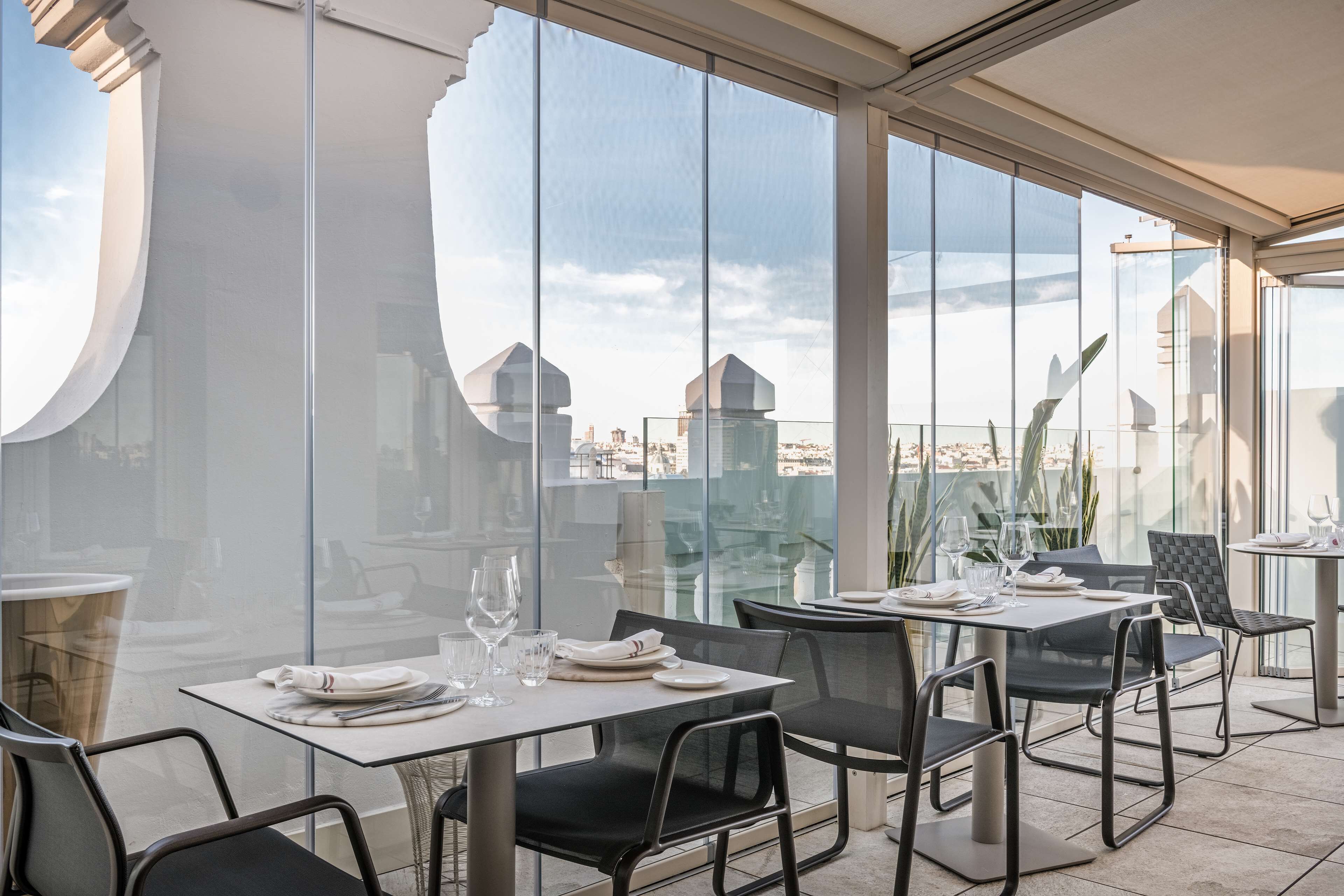 lunch and dinner served, spanish cuisine