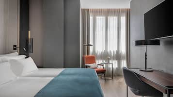 Premium Room | 1 bedroom, minibar, in-room safe, soundproofing