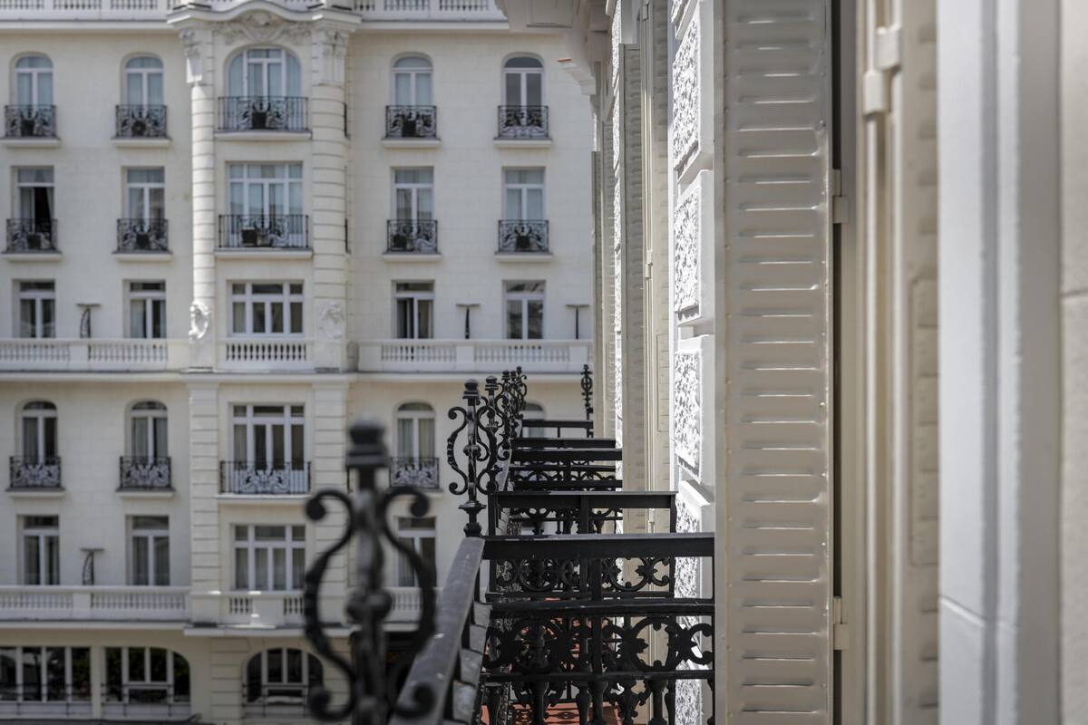 Superior Room, Balcony | Minibar, in-room safe, soundproofing, iron/ironing board (on request)