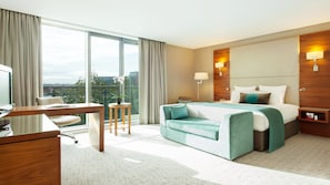 Suite Junior, 1 très grand lit | Literie hypoallergénique, coffres-forts dans les chambres, bureau