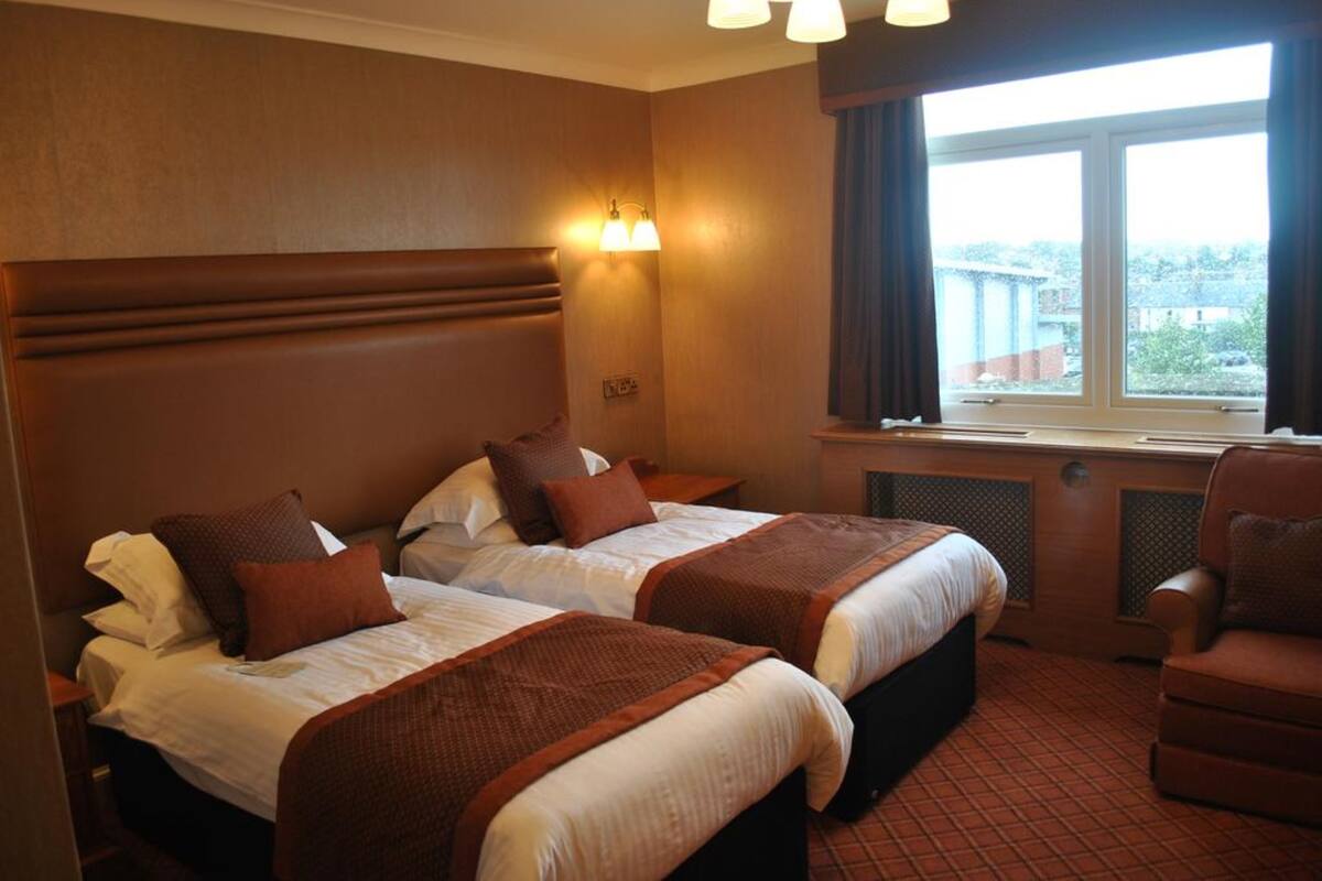 Desk, iron/ironing board, free WiFi, bed sheets