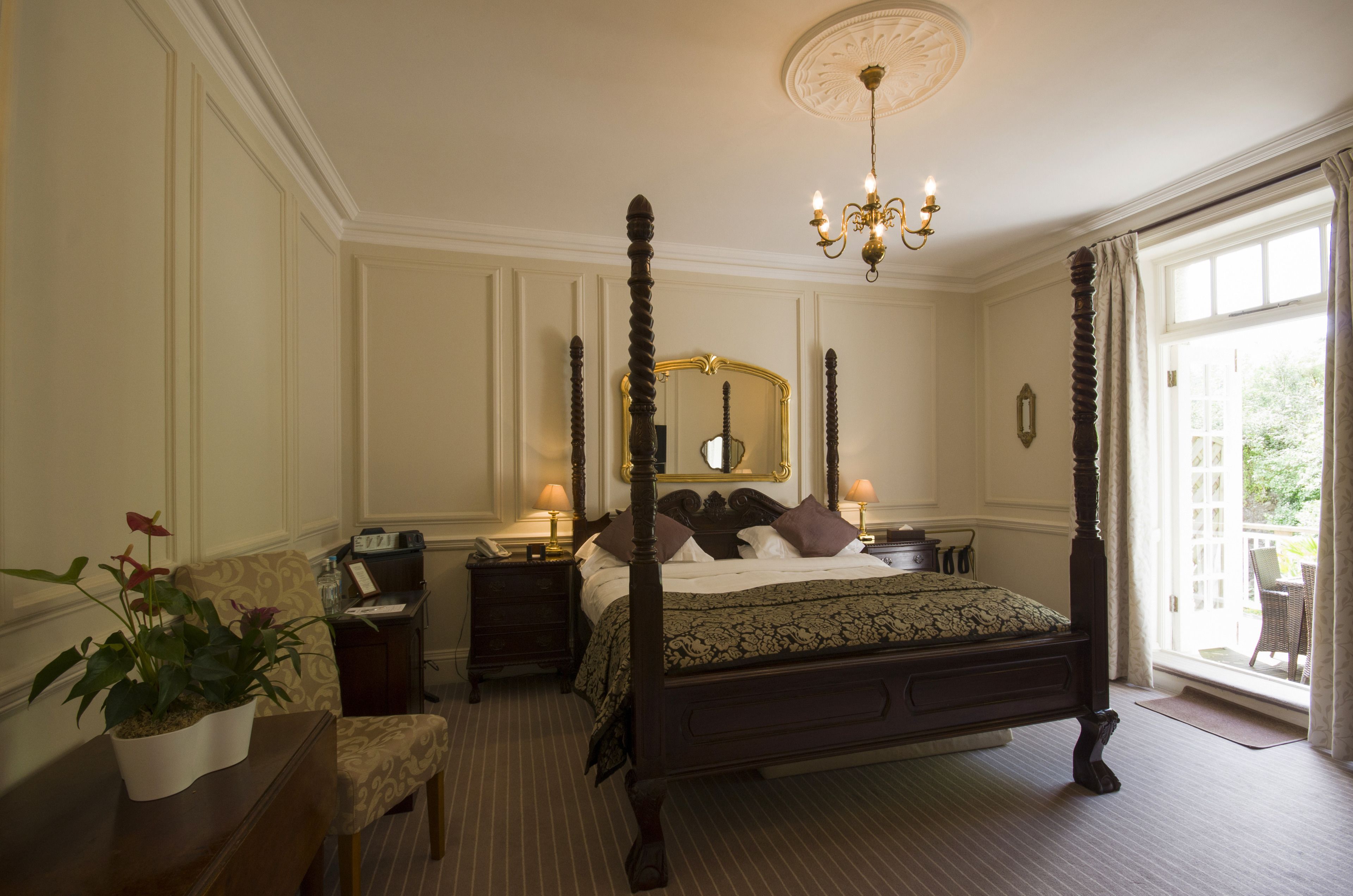 minibar, individually decorated, individually furnished, desk