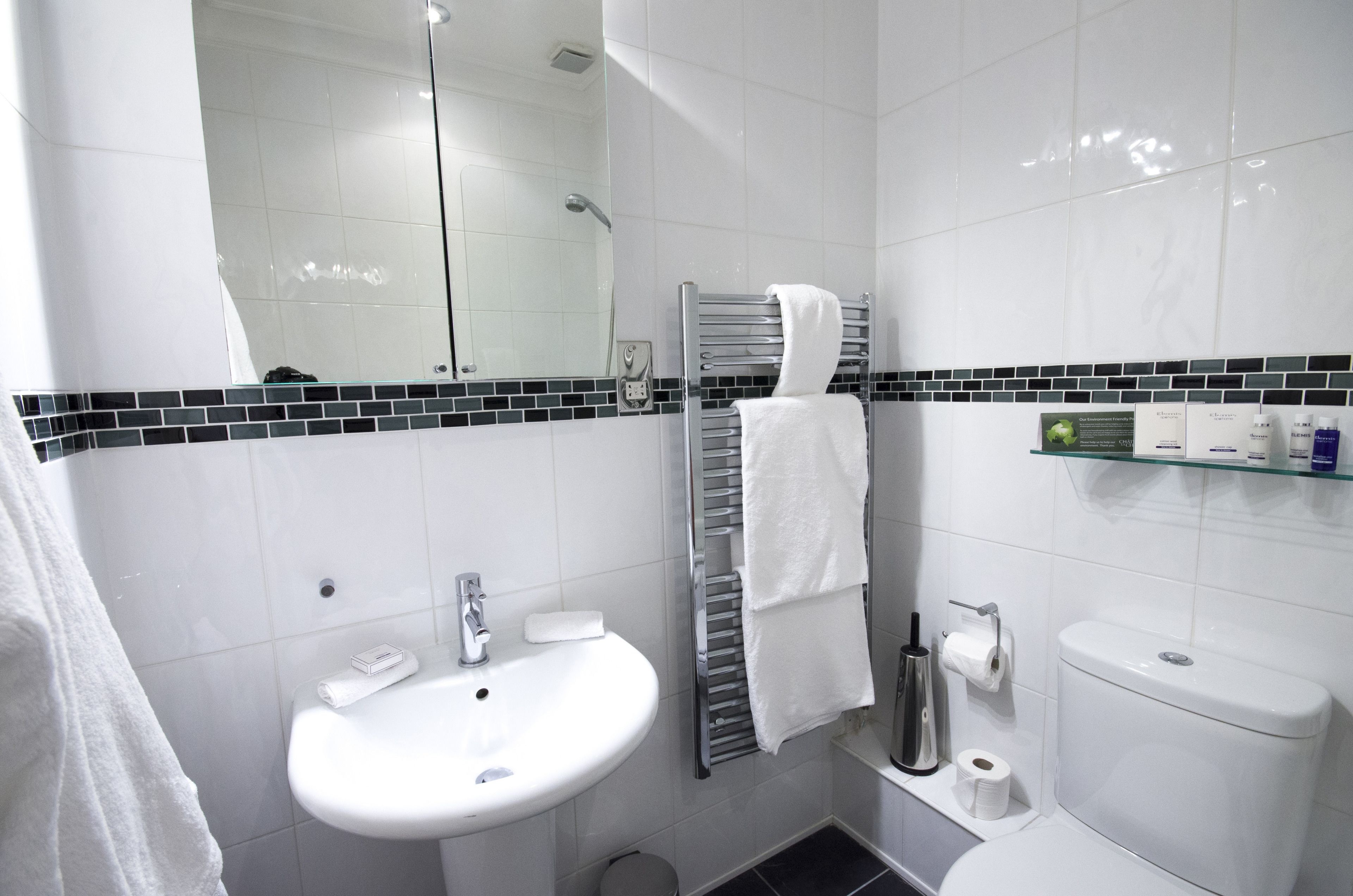 minibar, individually decorated, individually furnished, desk