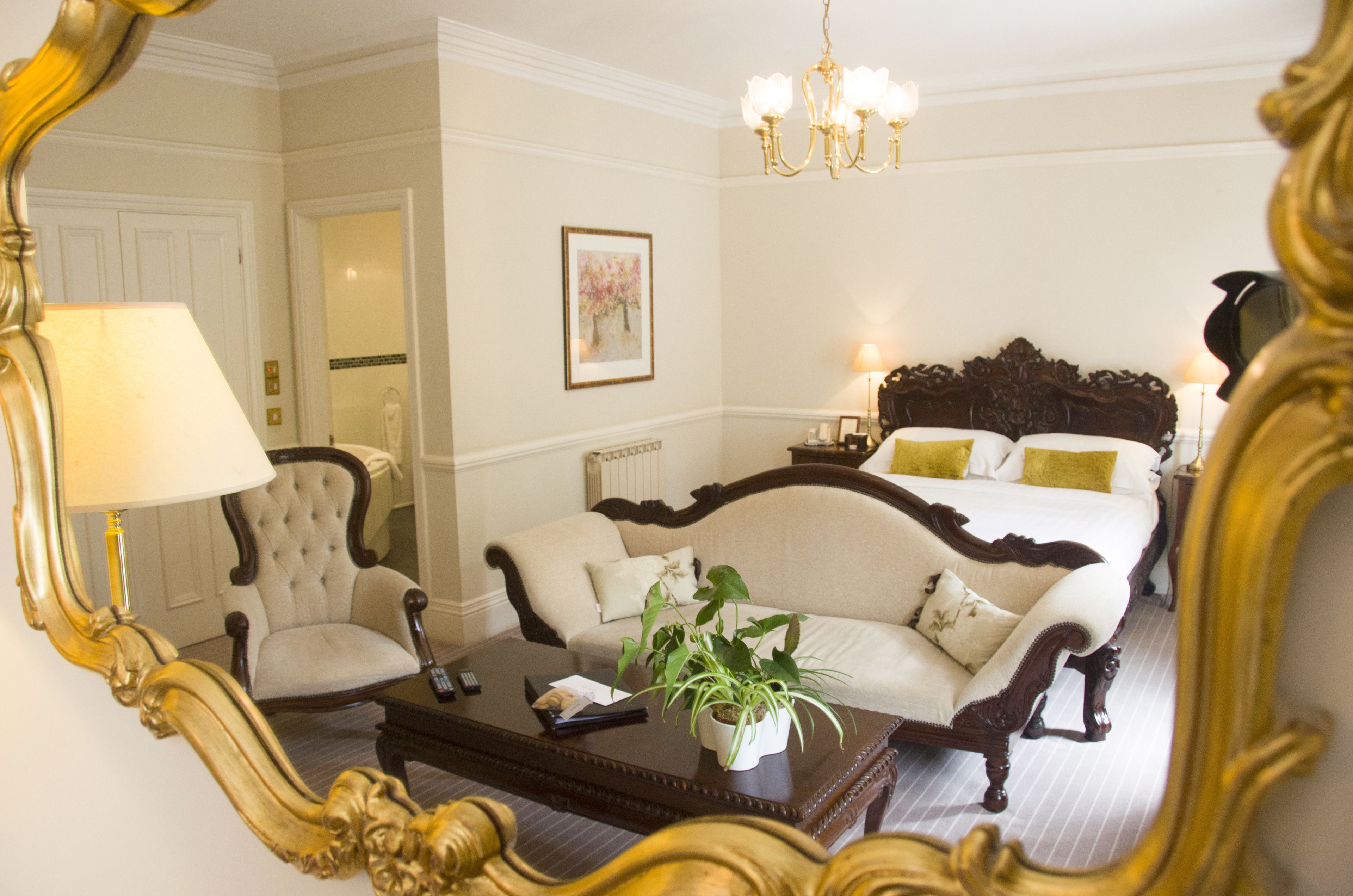 minibar, individually decorated, individually furnished, desk