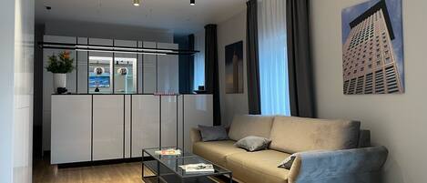 ฝ่ายต้อนรับ