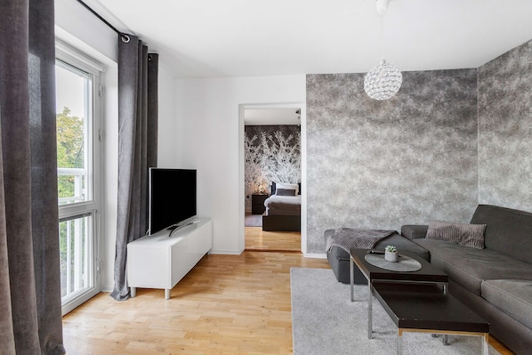 Suite, Mehrere Betten, Nichtraucher, Whirlpool | Minibar, Zimmersafe, Schreibtisch, Bügeleisen/Bügelbrett