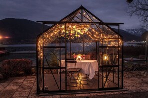 Couples dining