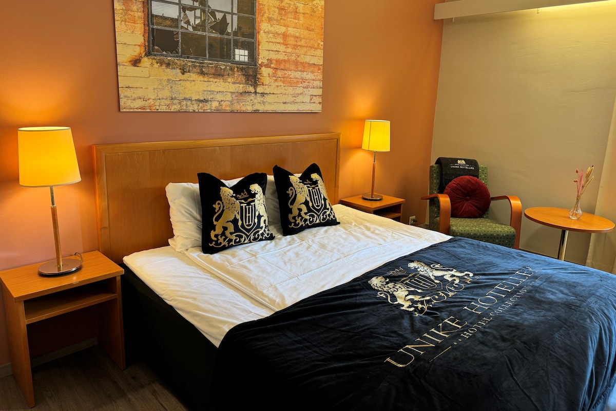 Classic Double Room | Select Comfort beds, desk, soundproofing, WiFi (free)